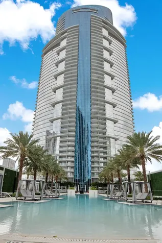 851 NE 1st Avenue Miami FL 33130