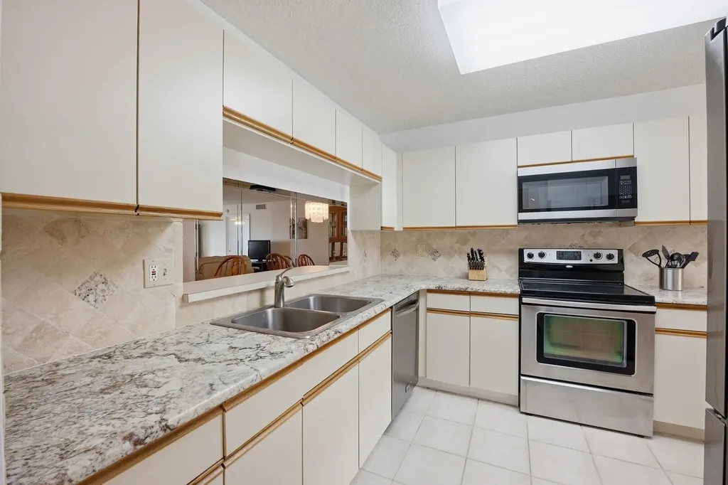 4725 Lucerne Lakes Boulevard Boulevard E Lake Worth FL 33467