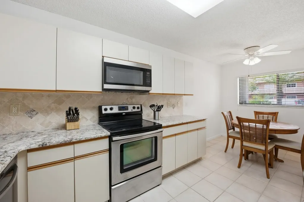 4725 Lucerne Lakes Boulevard Boulevard E Lake Worth FL 33467
