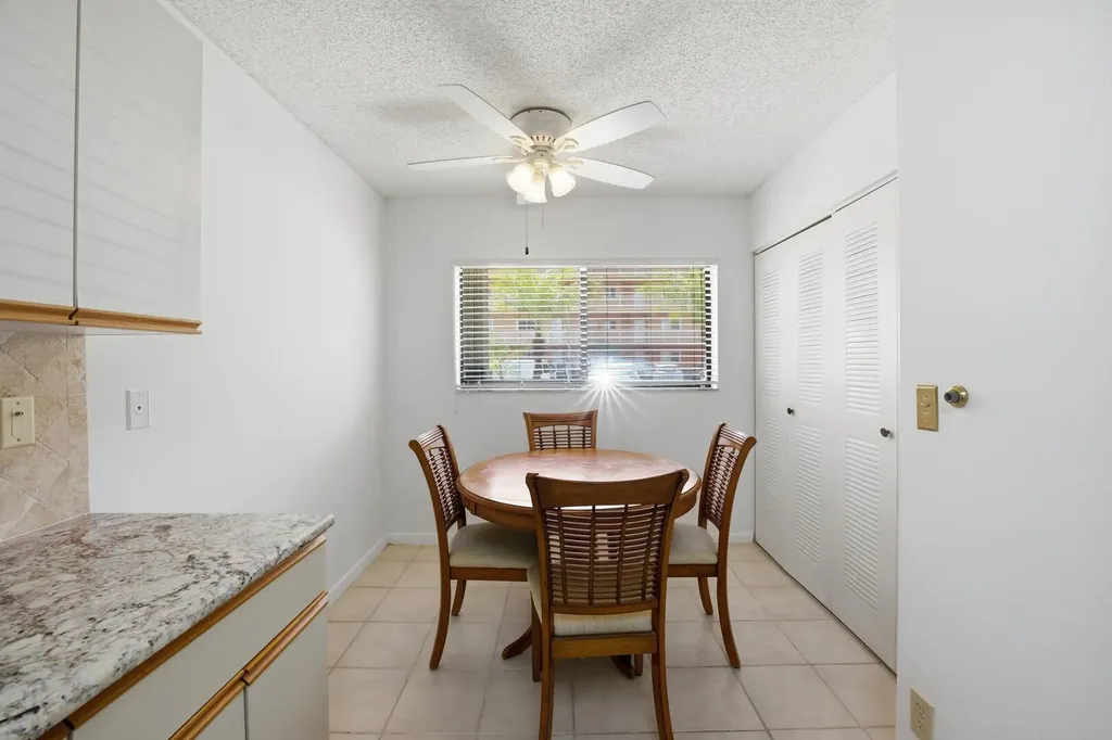 4725 Lucerne Lakes Boulevard Boulevard E Lake Worth FL 33467