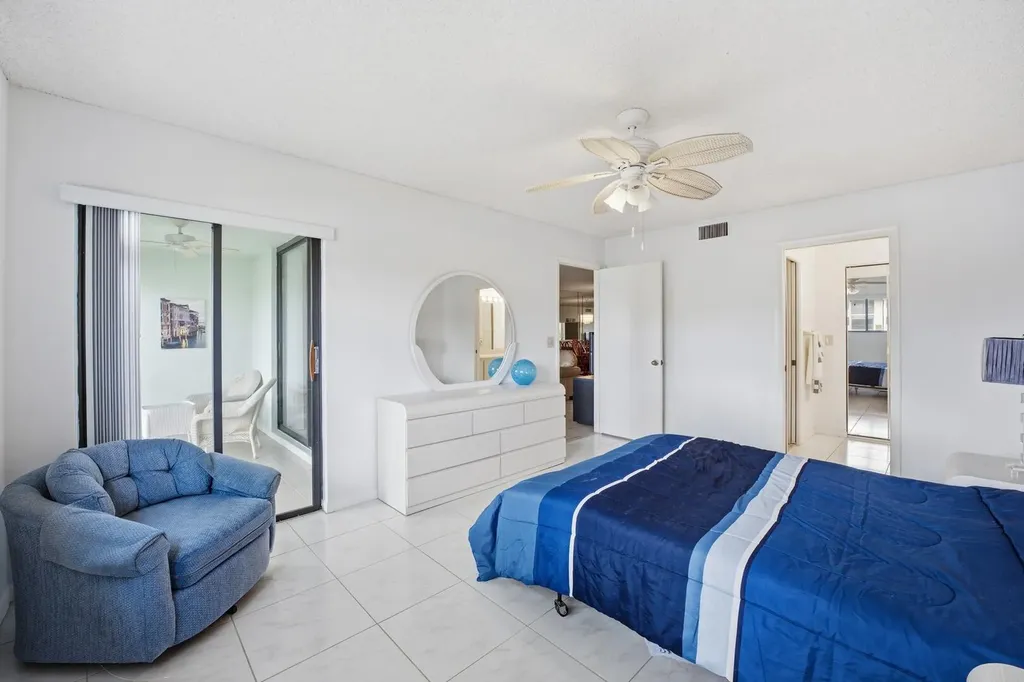4725 Lucerne Lakes Boulevard Boulevard E Lake Worth FL 33467