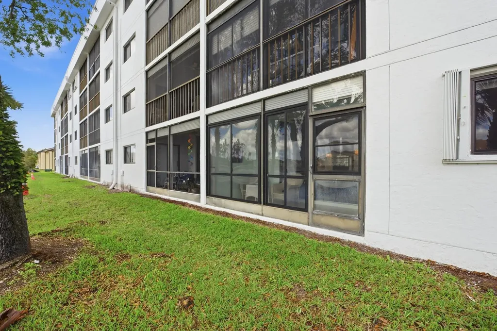 4725 Lucerne Lakes Boulevard Boulevard E Lake Worth FL 33467