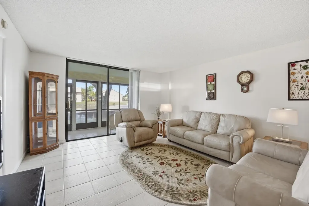 4725 Lucerne Lakes Boulevard Boulevard E Lake Worth FL 33467