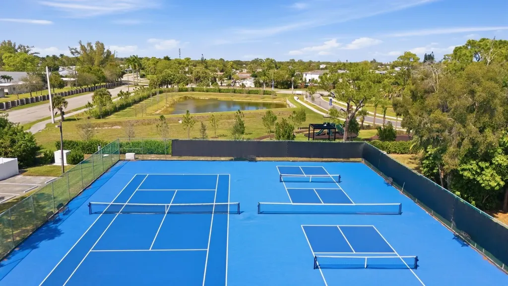 4725 Lucerne Lakes Boulevard Boulevard E Lake Worth FL 33467
