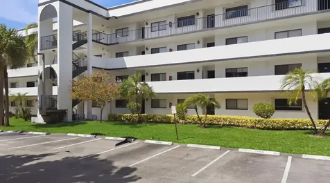 4725 Lucerne Lakes Boulevard Boulevard E Lake Worth FL 33467