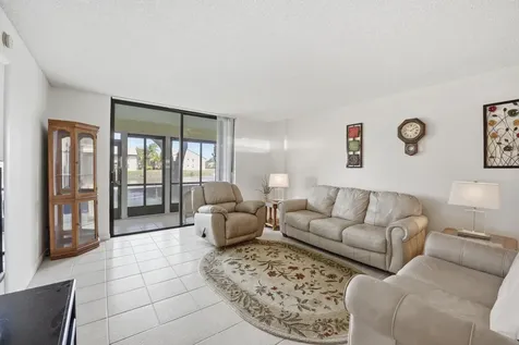 4725 Lucerne Lakes Boulevard Boulevard E Lake Worth FL 33467