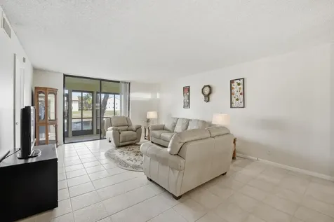 4725 Lucerne Lakes Boulevard Boulevard E Lake Worth FL 33467