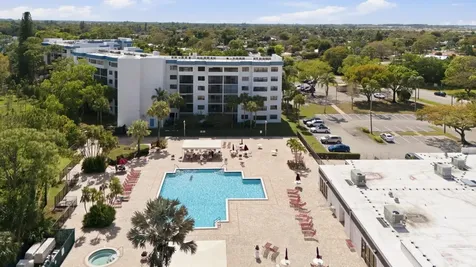 4725 Lucerne Lakes Boulevard Boulevard E Lake Worth FL 33467