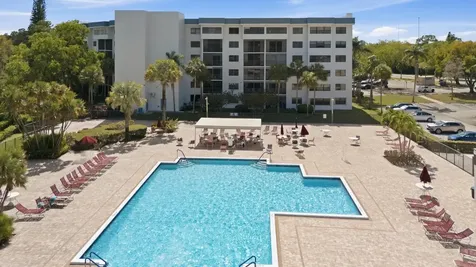 4725 Lucerne Lakes Boulevard Boulevard E Lake Worth FL 33467