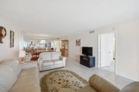 4725 Lucerne Lakes Boulevard Boulevard E Lake Worth FL 33467
