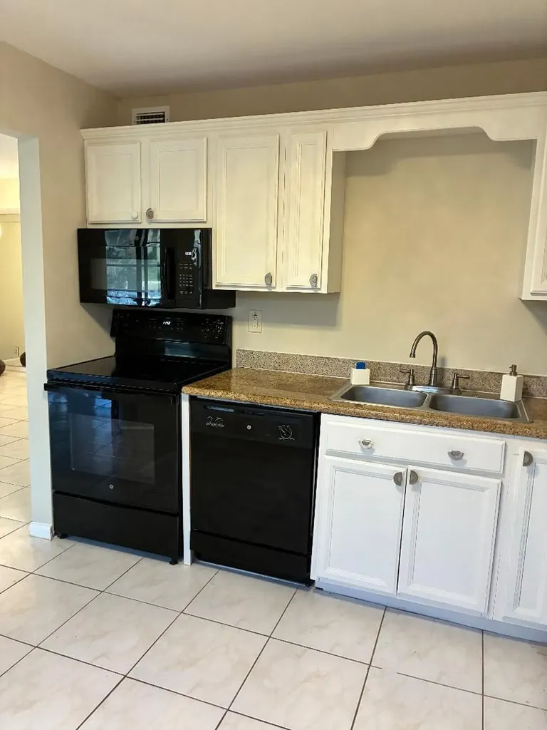 98 Capri C Delray Beach FL 33484