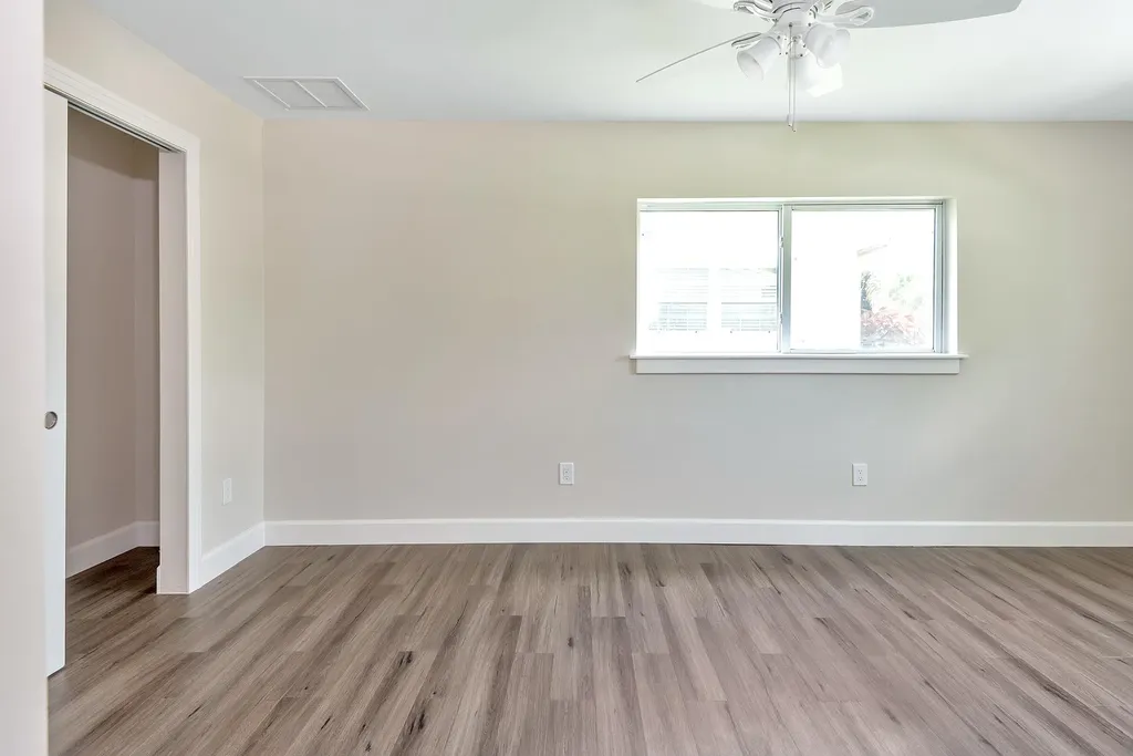 2001 Collier Avenue Lake Worth FL 33461