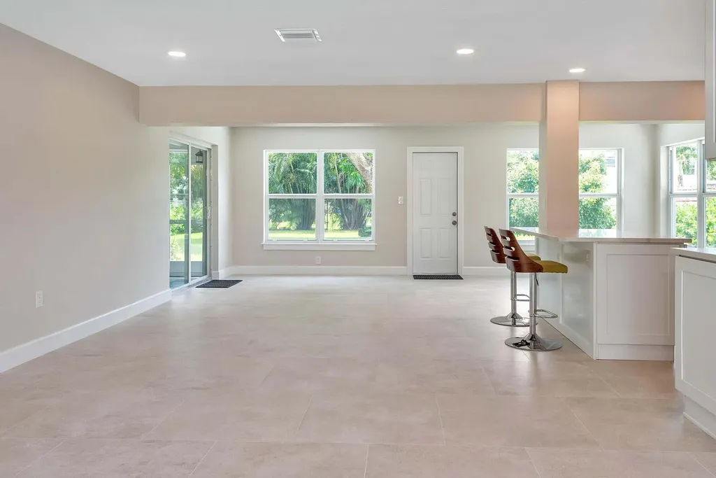 2001 Collier Avenue Lake Worth FL 33461