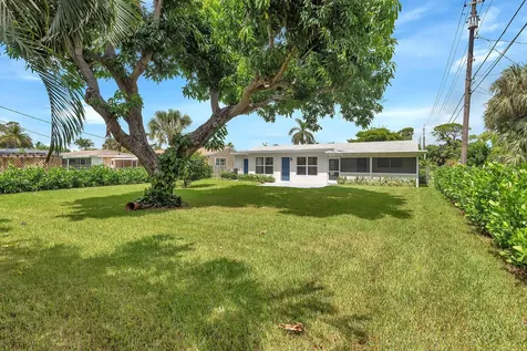 2001 Collier Avenue Lake Worth FL 33461