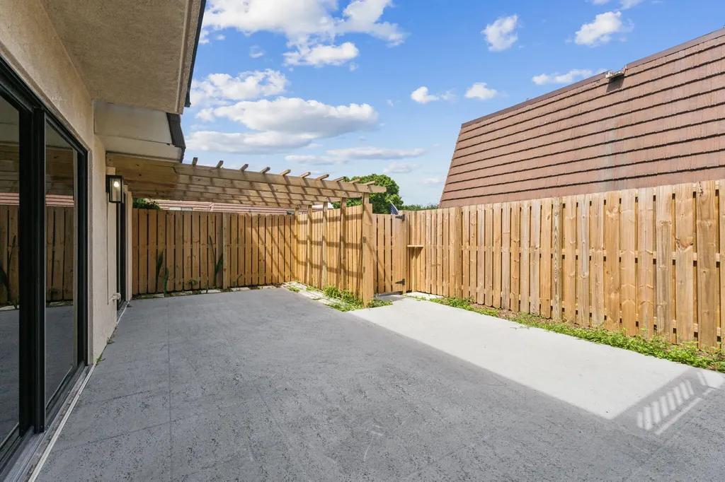 2508 25th Lane Palm Beach Gardens FL 33418