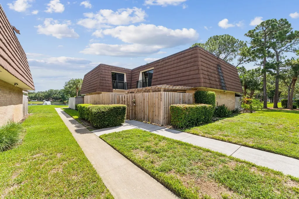 2508 25th Lane Palm Beach Gardens FL 33418