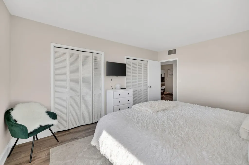 2555 NE 11th Street Fort Lauderdale FL 33304