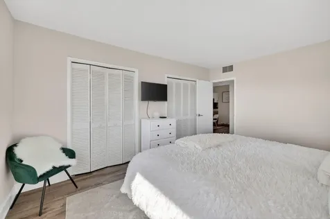 2555 NE 11th Street Fort Lauderdale FL 33304