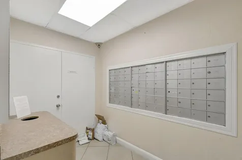 2555 NE 11th Street Fort Lauderdale FL 33304