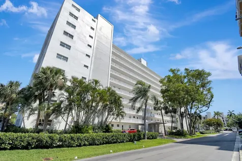 2555 NE 11th Street Fort Lauderdale FL 33304