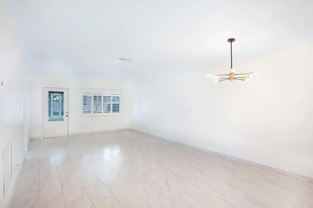 5100 NE 22nd Avenue Lighthouse Point FL 33064