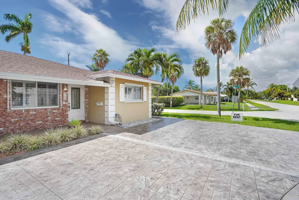 5100 NE 22nd Avenue Lighthouse Point FL 33064