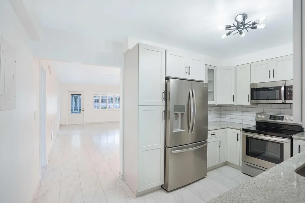 5100 NE 22nd Avenue Lighthouse Point FL 33064