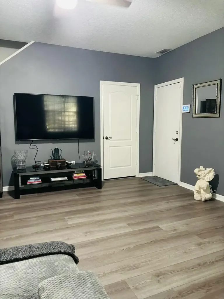 2104 SE Eatonville Drive Port St Lucie FL 34952