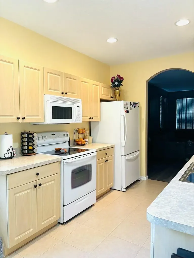 2104 SE Eatonville Drive Port St Lucie FL 34952