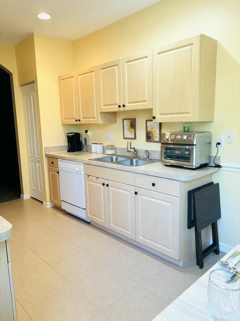 2104 SE Eatonville Drive Port St Lucie FL 34952
