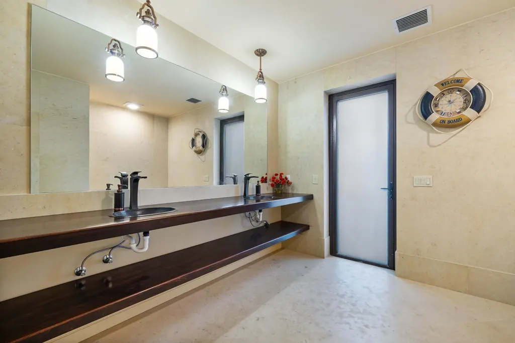 1075 Hillsboro Mile Hillsboro Beach FL 33062