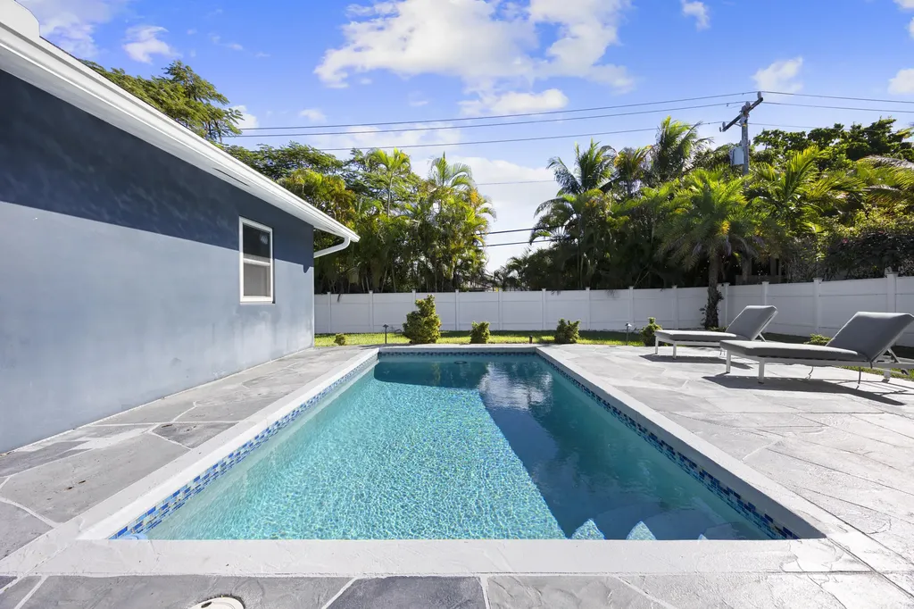 930 NW 4th Court Boca Raton FL 33432