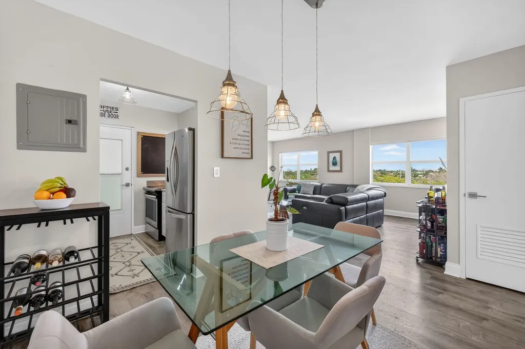 2555 NE 11th Street Fort Lauderdale FL 33304