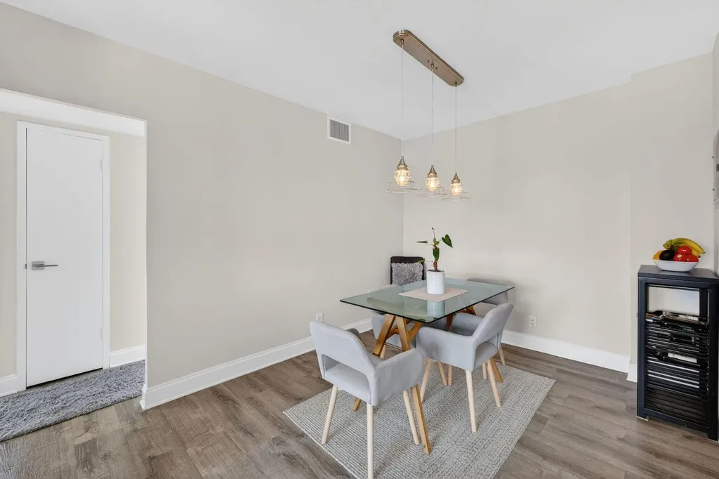 2555 NE 11th Street Fort Lauderdale FL 33304