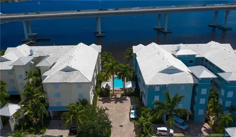 275 NW Flagler Avenue Stuart FL 34994