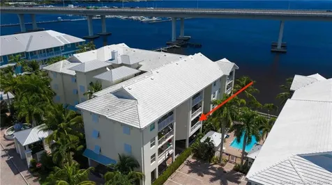 275 NW Flagler Avenue Stuart FL 34994