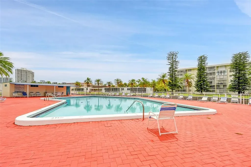 2859 Leonard Drive Aventura FL 33160