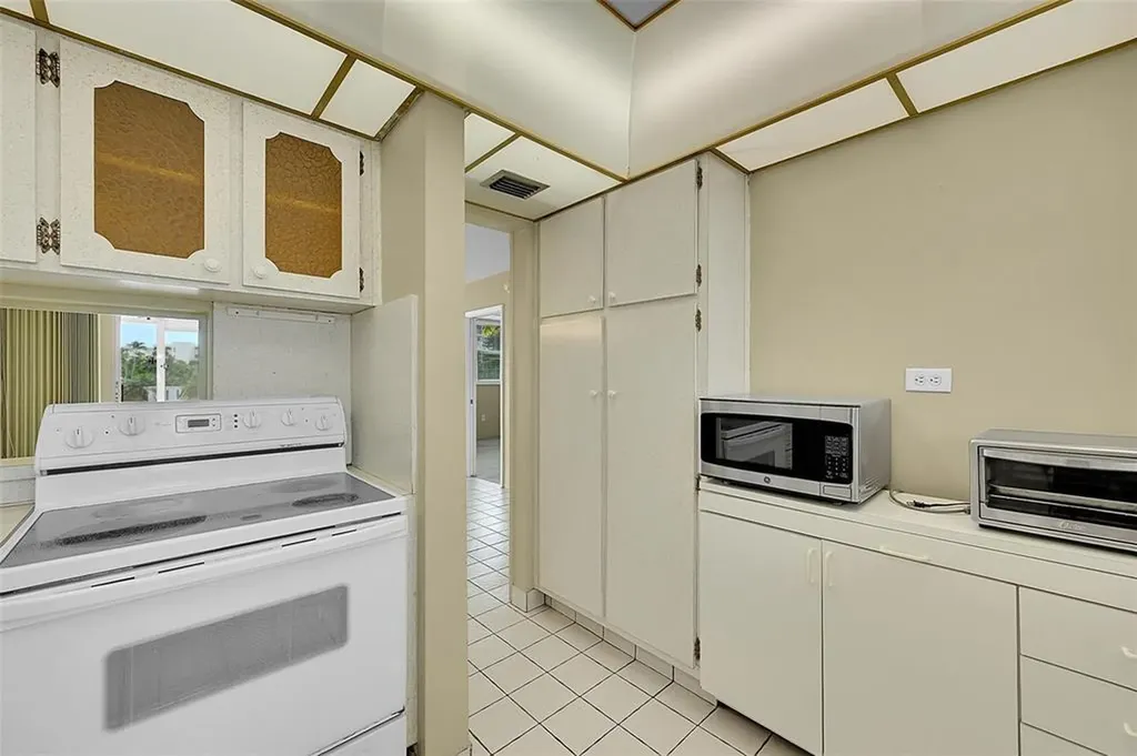 2859 Leonard Drive Aventura FL 33160