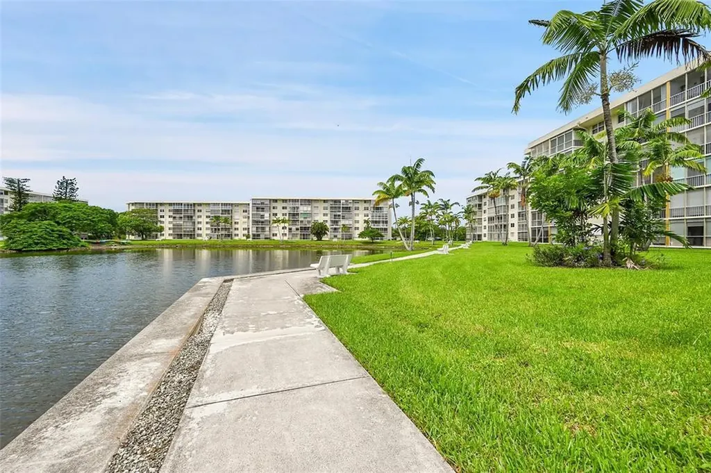 2859 Leonard Drive Aventura FL 33160