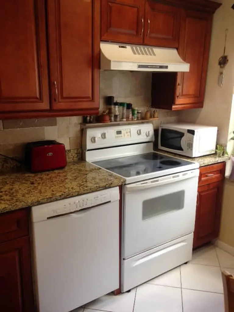 8425 Casa Del Lago Boca Raton FL 33433