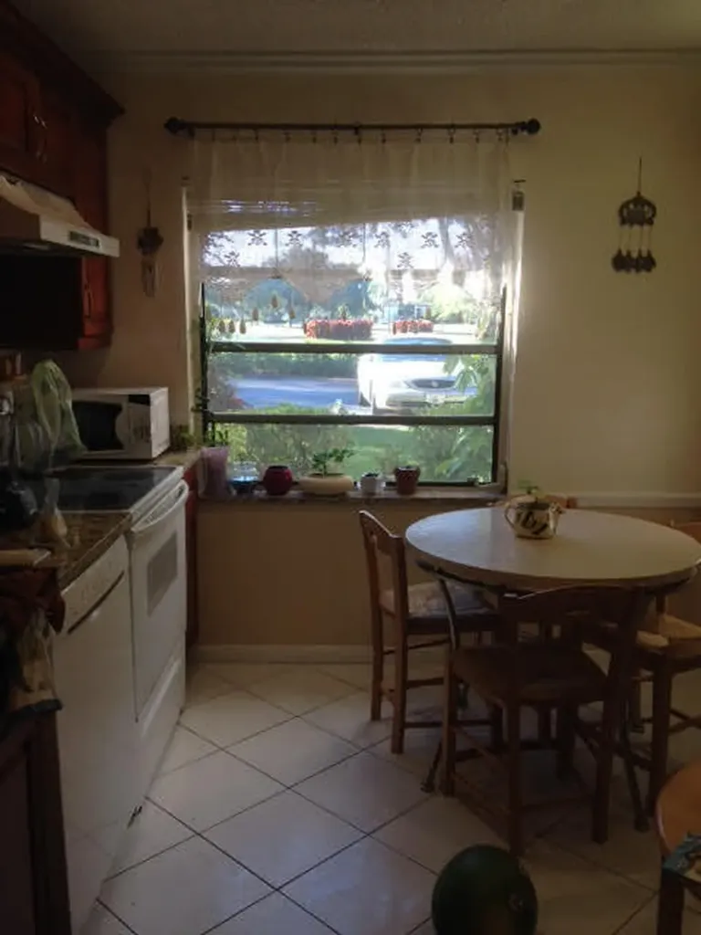 8425 Casa Del Lago Boca Raton FL 33433