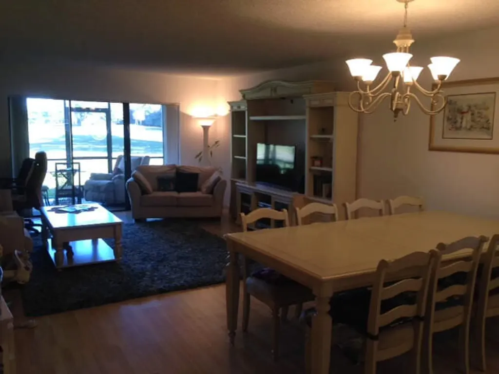 8425 Casa Del Lago Boca Raton FL 33433
