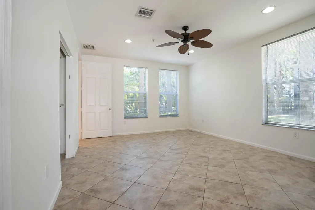 1356 Piazza Pitti Boynton Beach FL 33426