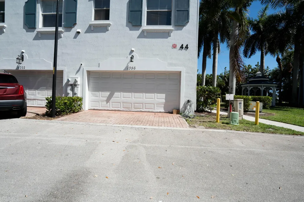 1356 Piazza Pitti Boynton Beach FL 33426
