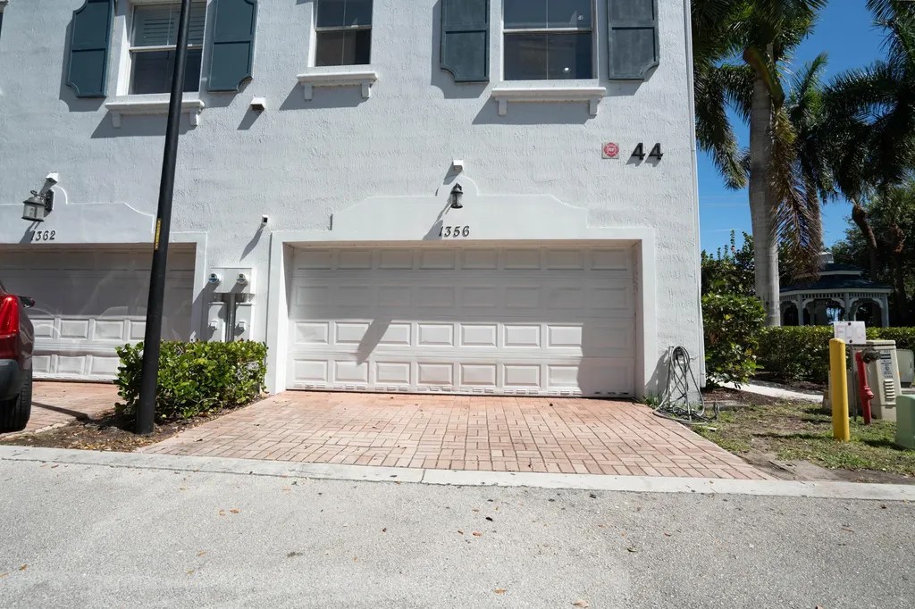 1356 Piazza Pitti Boynton Beach FL 33426