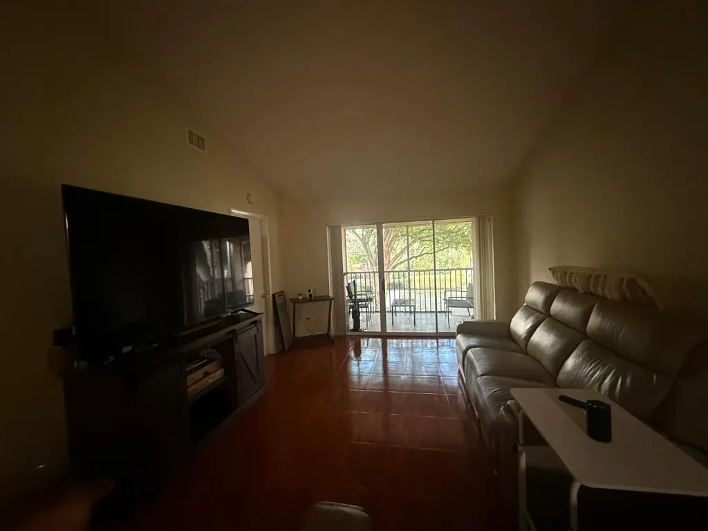 902 Coral Club Drive Coral Springs FL 33071