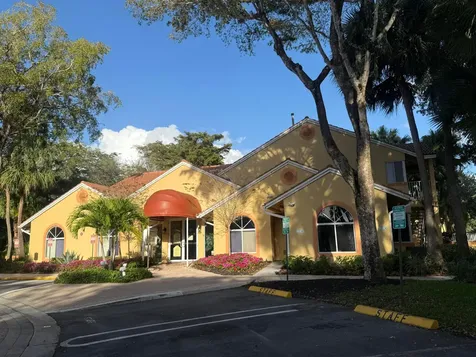 902 Coral Club Drive Coral Springs FL 33071