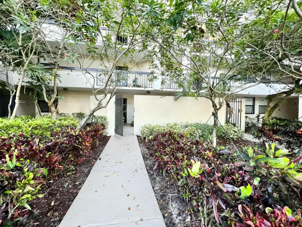 2025 Lavers Circle Delray Beach FL 33444