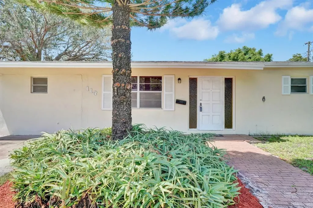 113 SE 14th Street Deerfield Beach FL 33441