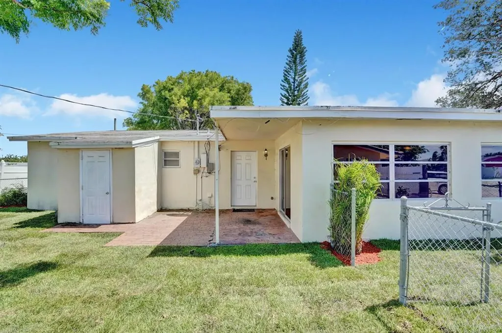 113 SE 14th Street Deerfield Beach FL 33441